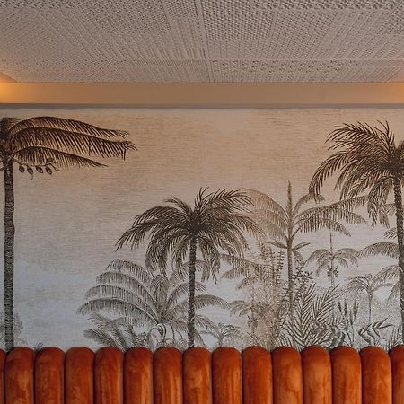Hotel Jadali & Spa Маракеш Екстериор снимка Palm trees on the wall of the lobby