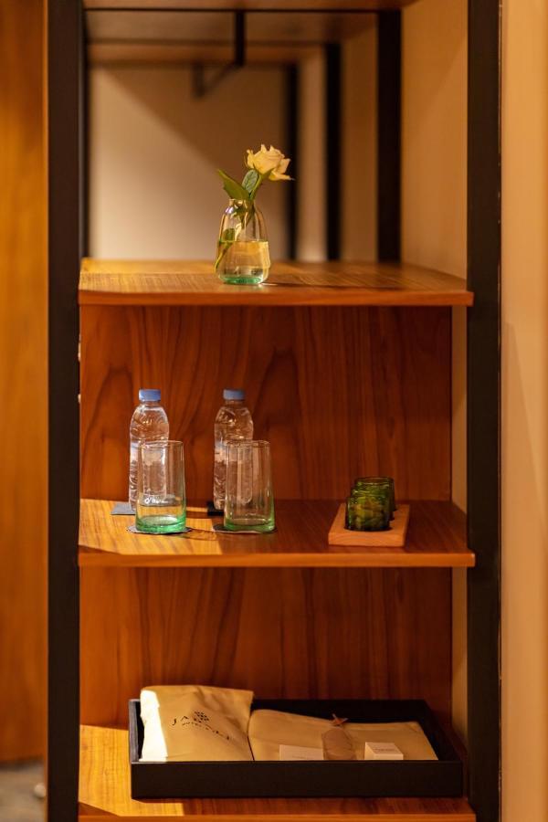 Hotel Jadali & Spa Маракеш Екстериор снимка Bottled water in a hotel room